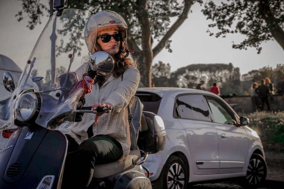 Exclusive Rome Vespa Tour with Professional Photographer - What a typical stop feels like: break time, viewpoints, and a short walk