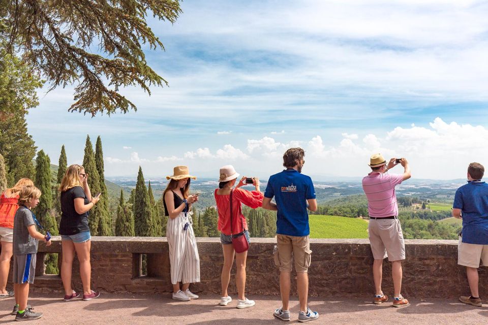From Rome: Bagnoregio & Orvieto Day Trip with Wines & Lunch - From Northern Lazio into Tuscany: what the bus time gives you