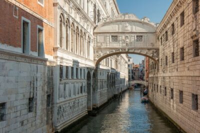 From Rome: Day Trip to Venice by High-Speed Train - The 7:00 AM Meeting Spot: Via Marsala and Caffè Trombetta