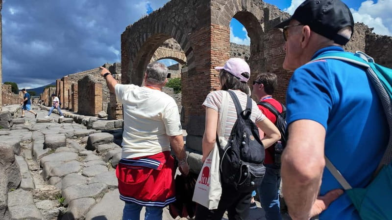 From Rome: Pompeii Ruins Tour with Expert Guide & Fast Train - Key Things That Make This Day Trip Work