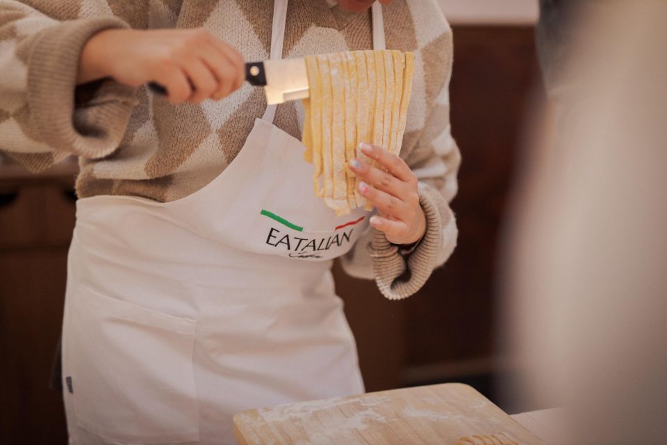 Gelato and Pasta Cooking Class in Rome - Piazza Navona - The Prosecco Start and Gelato Making That Feels (Almost) Too Easy