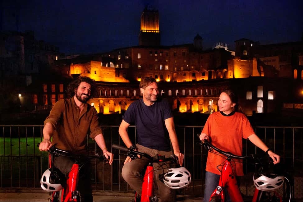 Night Tour of Rome with Top E-bike & optional Italian Dinner - Church of Sant’Ignazio di Loyola and Piazza di Pietra