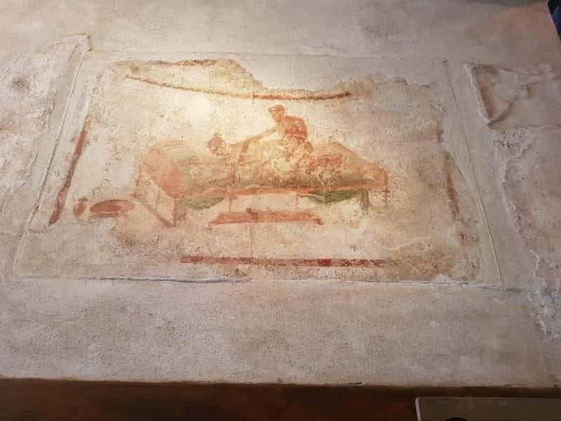 Pompeii: Entry Ticket w/ Guide and Transfers or Audio Guide - House-to-house stepping stones: how the route builds your understanding
