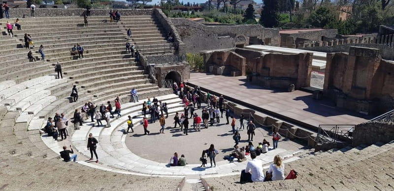Pompeii: Entry Ticket w/ Guide and Transfers or Audio Guide - Choosing between a live guide and the English audio option