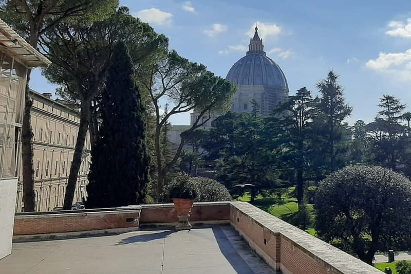 Private Vatican Tour with the option to visit St. Peter's - Sistine Chapel in about 30 minutes: what to look for (and what not to do)