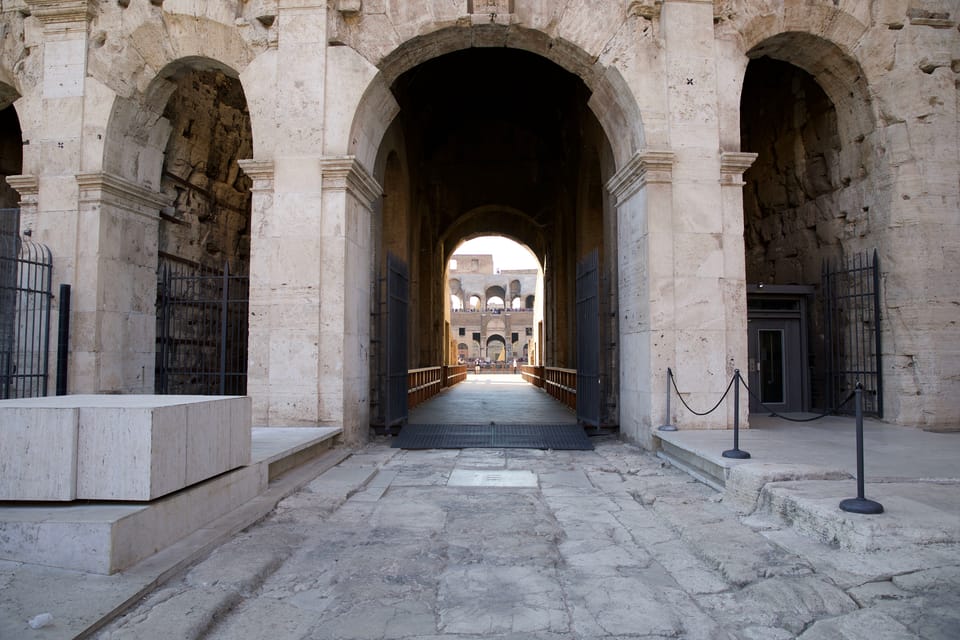 Rome: 1-Hour Fast Colosseum Tour - The guide experience: what you’re paying for besides the ticket