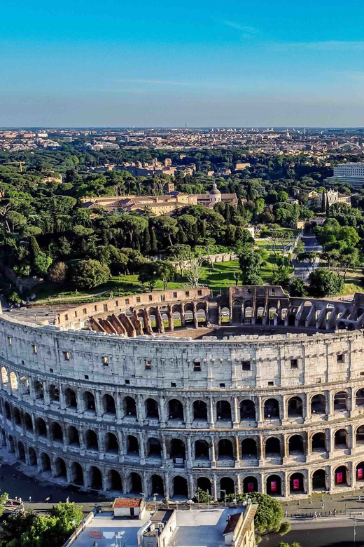 Rome: 1-Hour Fast Colosseum Tour - Pre-tour photo time: where wide angles actually work