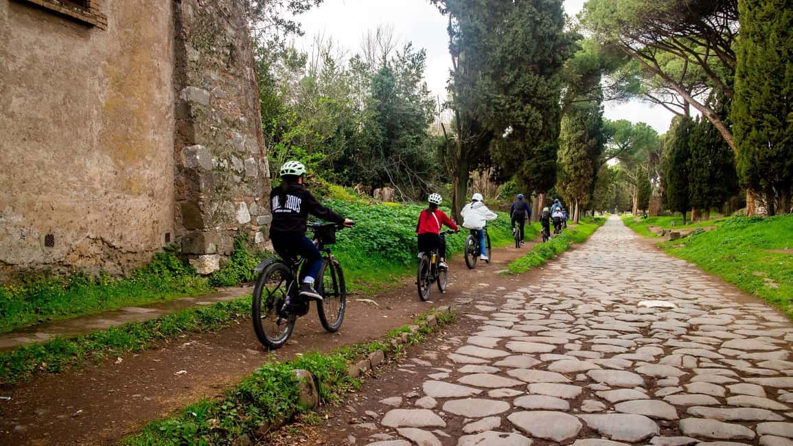 Rome: Appian Way Aqueducts Bike Tour (UPG Catacombs & Lunch) - The 5-hour option: Catacombs of St. Callixtus without rushing