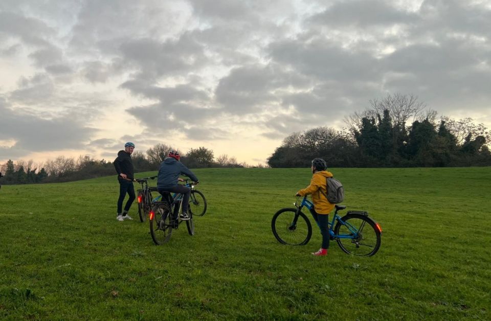 Rome: Appian Way & Catacomb Sunset E-bike Tour with Aperitif - Caffarella Park Break and the Outdoor Aperitif Stop