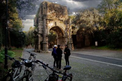 Rome: Appian Way Underground Catacombs Bike Tour with Lunch - Where You Start: Via dei SS. Quattro and Porta San Sebastiano