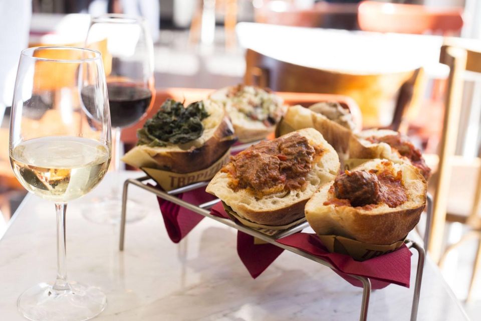 Rome: Award-Winning Roman Food Tours - Finding the Meeting Point at La Nicchia Cafè (No-Car Alley Reality)