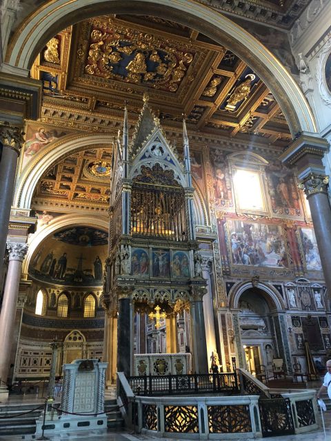 Rome: Basilica of St John Lateran & Holy Steps 1-Hour Tour - Holy Stairs and St John Lateran in one focused hour