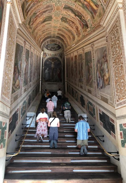 Rome: Basilica of St John Lateran & Holy Steps 1-Hour Tour - Where you meet: the Scala Santa entrance, bottom-left spot