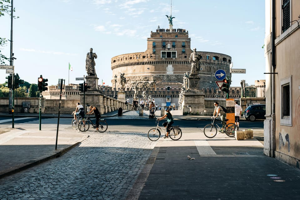 Rome: Castel Sant'Angelo Skip-the-Line Entry Ticket - Walking the layers of Castel Sant’Angelo’s past