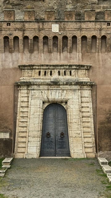 Rome: Castel Sant'Angelo Skip-the-Line Entry Ticket - The spiral ramp: part climb, part viewpoint training