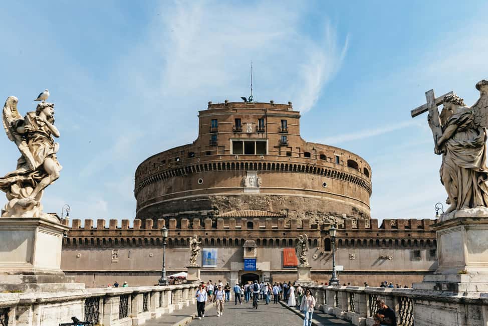 Rome: Castel Sant'Angelo Skip-the-Line Guided Tour - Skip-the-line entry and headsets that keep the tour moving