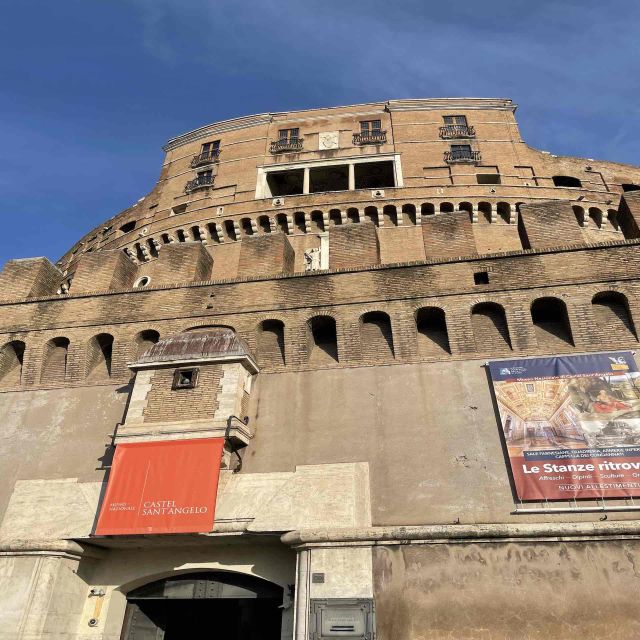 Rome: Castel Sant'Angelo Tour With Skip-the-line Access - Papal corridors and apartments: when the castle became a power symbol