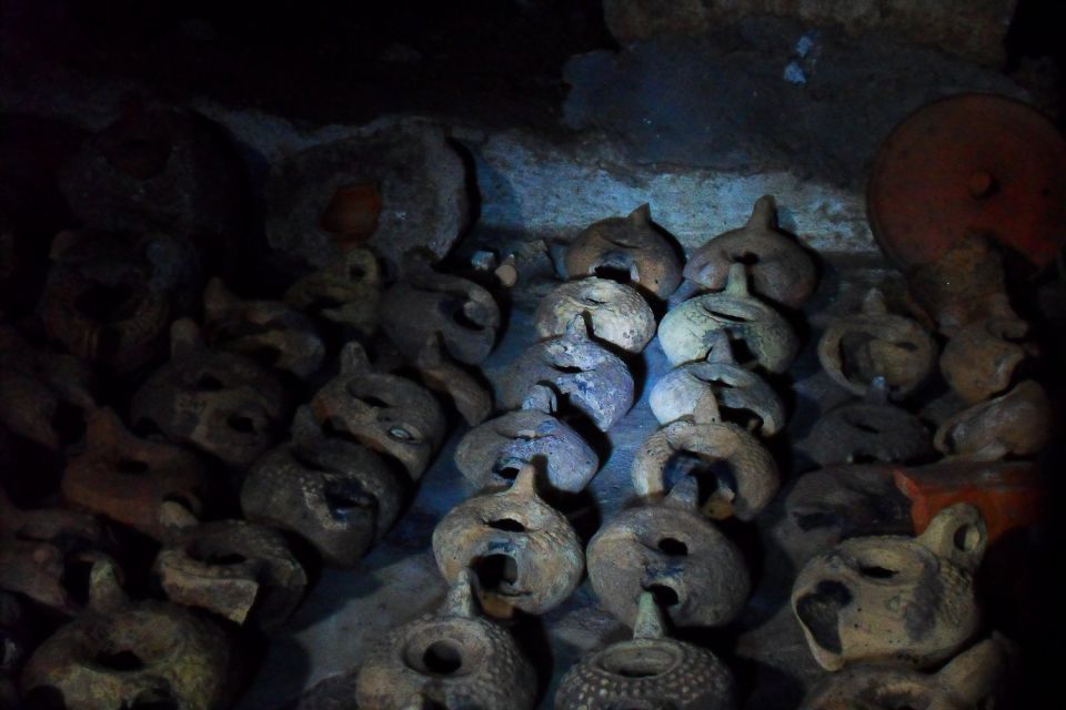 Rome: Catacombs of Domitilla Entry Ticket & Guided Tour - Frescoes: where pagan and Christian art share the same underground walls
