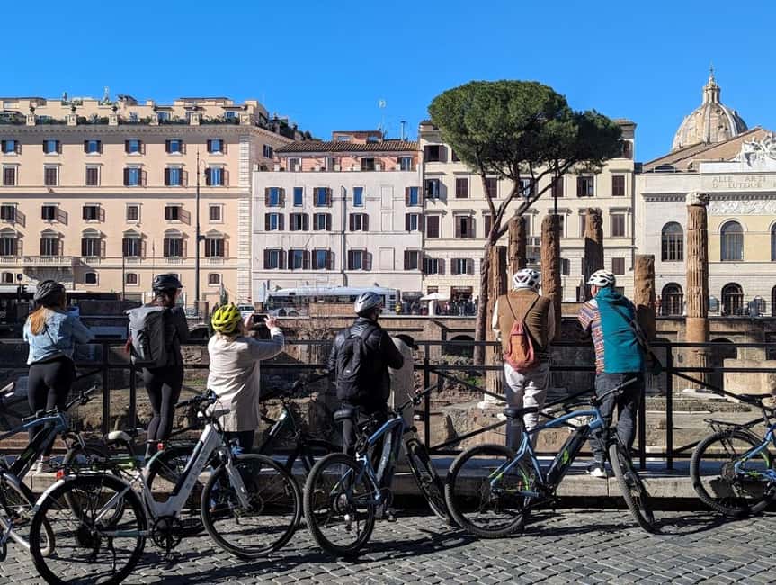 Rome: City Highlights Electric Bike Tour - Colosseum and Piazza Venezia: where the crowds hit