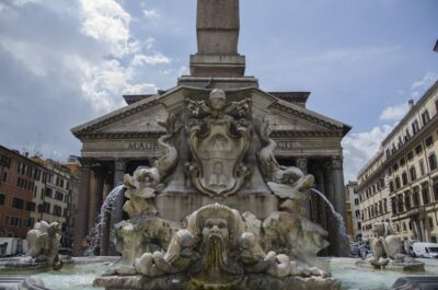 Rome: City Highlights Walking Tour - Your walking rhythm: what a 2-hour highlight loop feels like