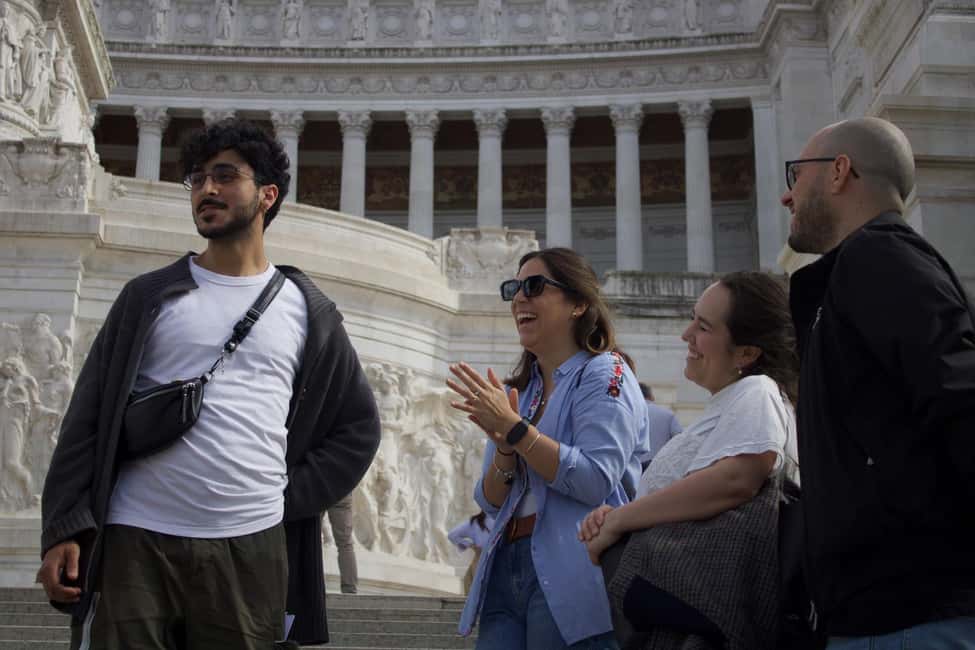 Rome: City Walking Tour in English or Spanish - The guide experience: storytelling, pace, and being able to ask questions