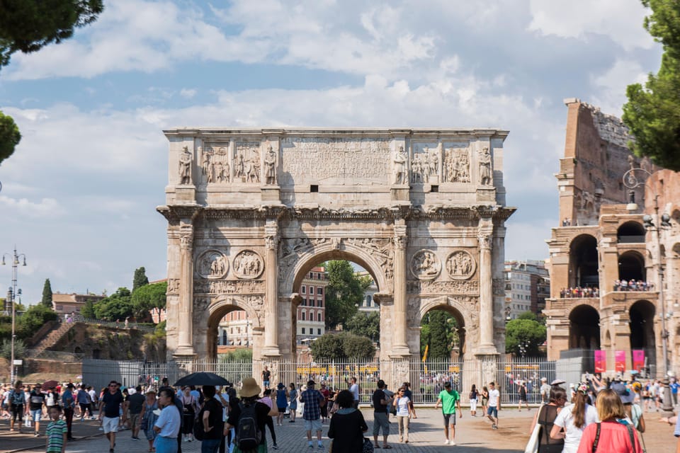 Rome: Colosseum Arena, Roman Forum & Palatine Tour - Palatine Hill: the climb that buys you city views