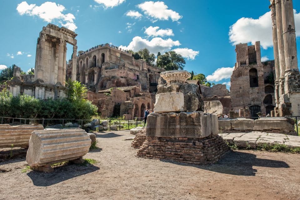 Rome: Colosseum Arena, Roman Forum & Palatine Tour - Triumphal arches of Titus and Constantine