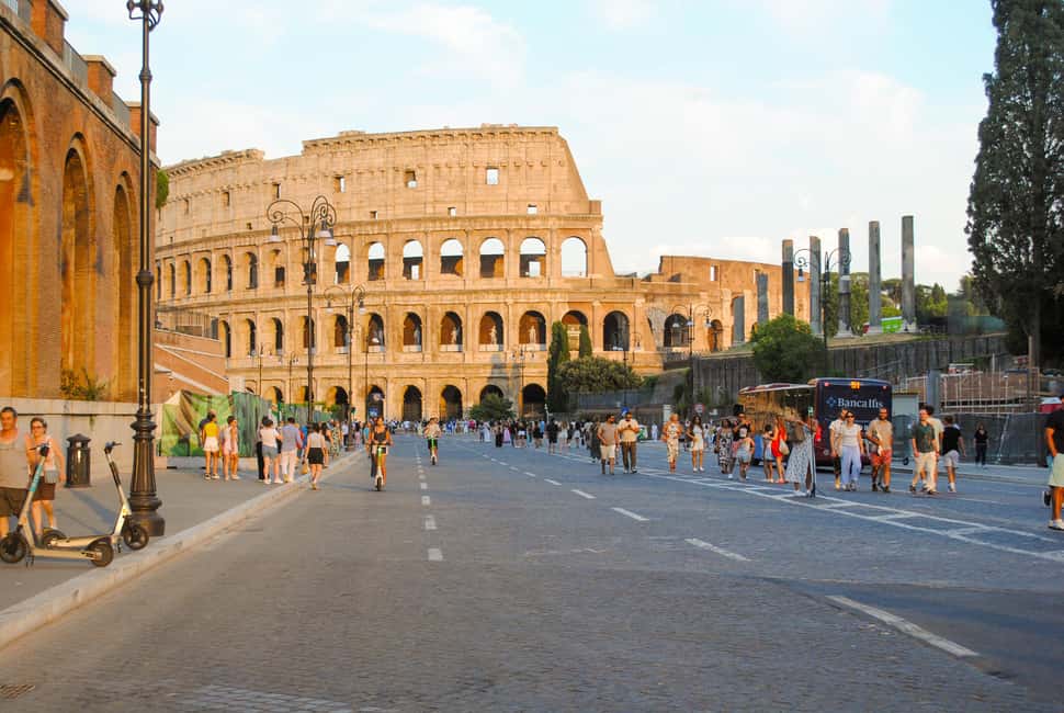 Rome: Colosseum, Forum & Palatine Hosted Entry Experience - Palatine Hill: myth meets the best views in the area