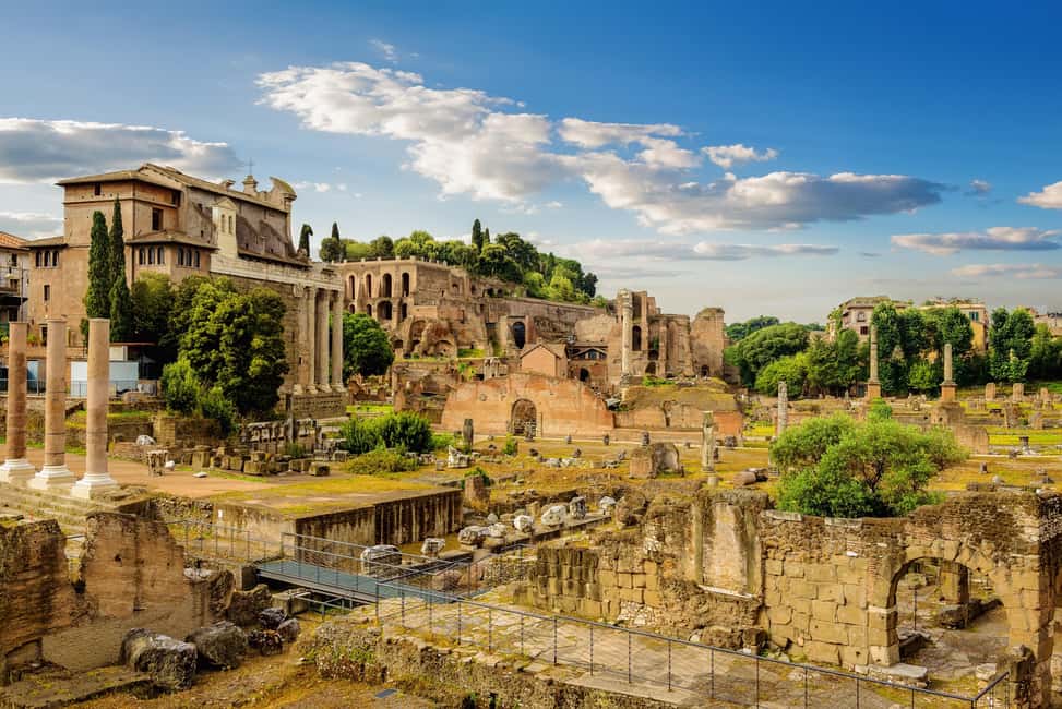 Rome: Colosseum, Palatine Hill, and Forum Guided Experience - Skip-the-Line Entry: what to expect when it’s busiest