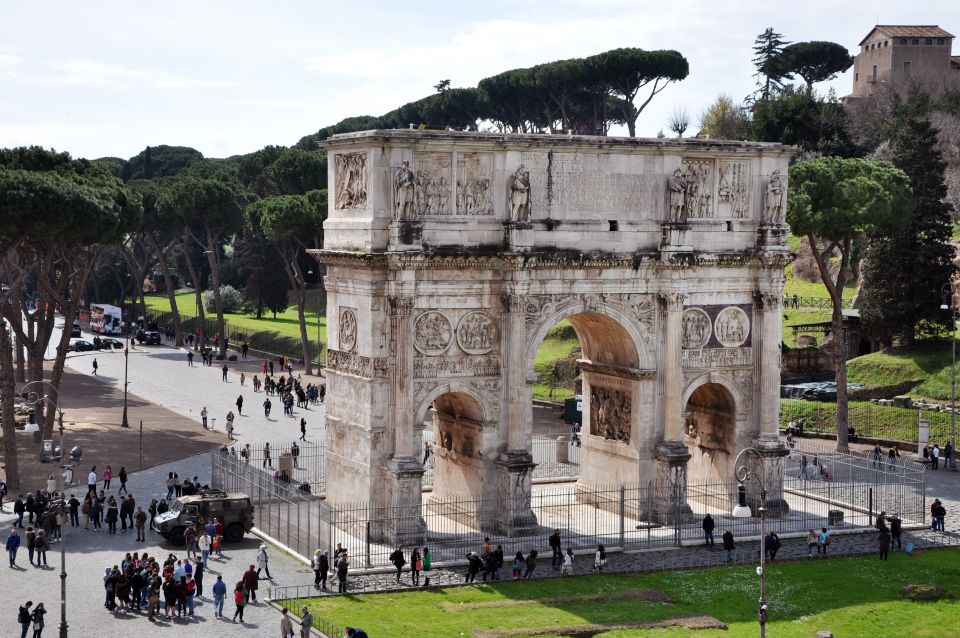 Rome: Colosseum, Roman Forum & Palatine Hill Tour - Key Highlights You’ll Notice Right Away