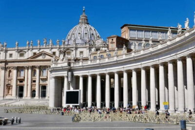 Rome: Guided Tour of St. Peter's Basilica, Grottoes & Square - Start outside St. Peter’s Square: where the route matters