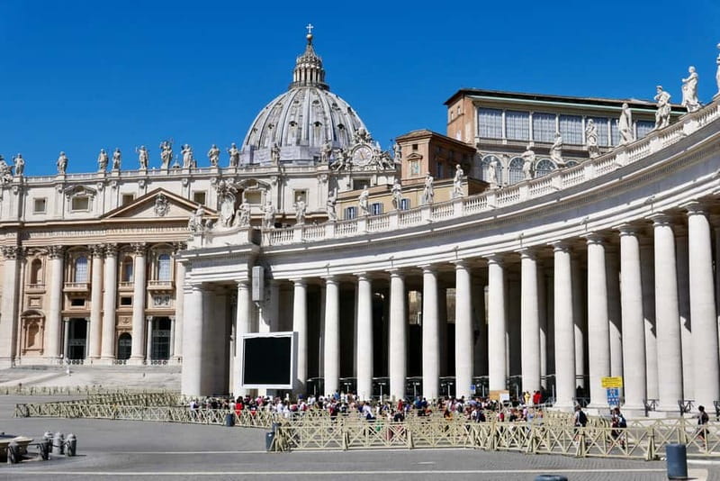 Rome: Guided Tour of St. Peter's Basilica, Grottoes & Square - Start outside St. Peter’s Square: where the route matters