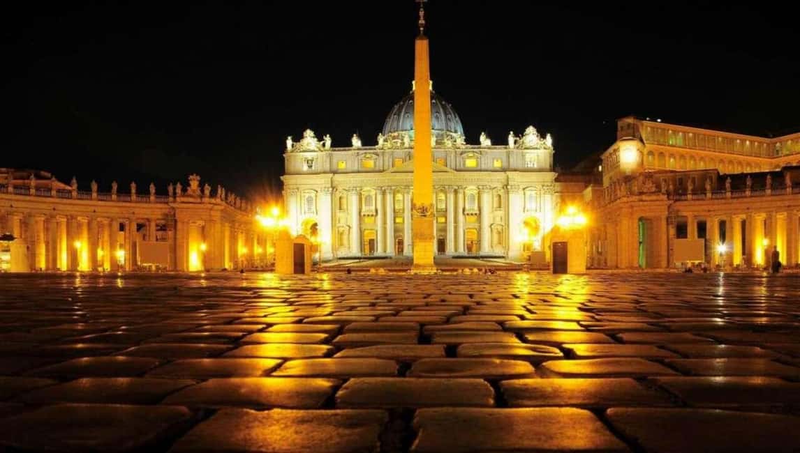 Rome: Private Night Tour by Chauffeur-Driven Vehicle - FAQ