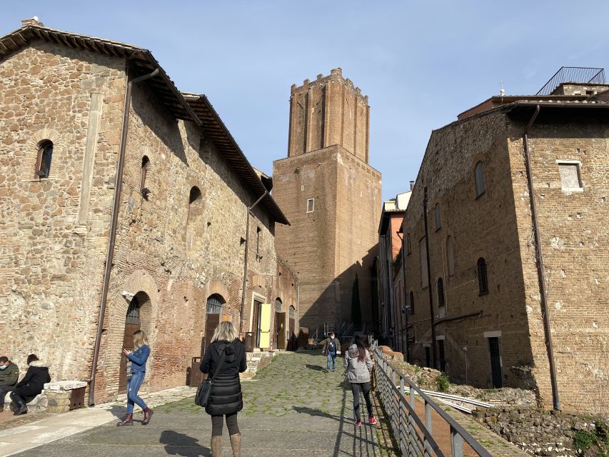 Rome: Trajan Markets Experience with Multimedia Video - Trajan Markets: a Roman shopping mall built on purpose