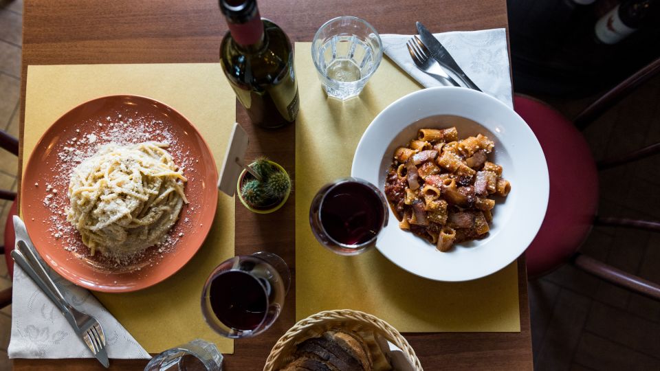 Rome: Twilight Trastevere Food Tour with Wine Tasting - Why twilight Trastevere is the perfect setting for a food crawl