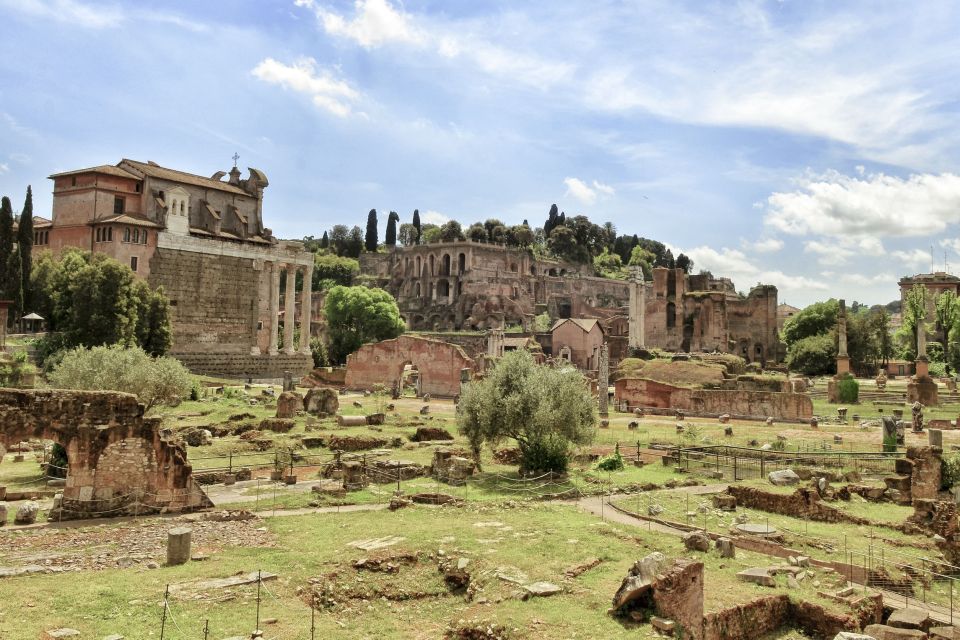 Rome: Vatican Pass, Top Attractions and Free Transport - Vatican Museums + Sistine Chapel: why the skip-the-line part matters