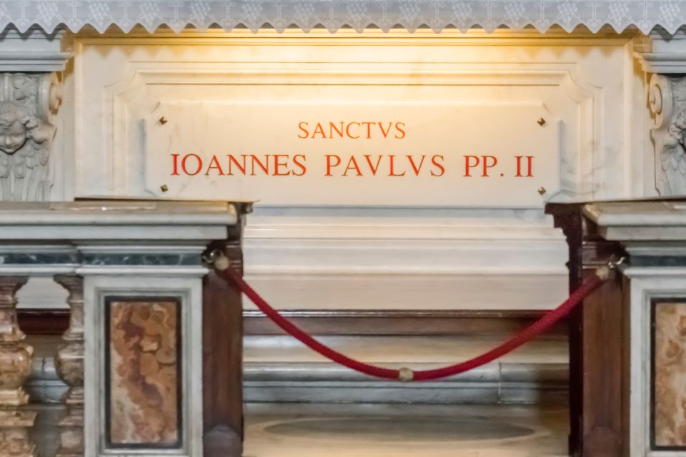 Vatican City: Skip-the-Line Vatican Museums & Sistine Chapel - The guide is the difference between seeing and understanding