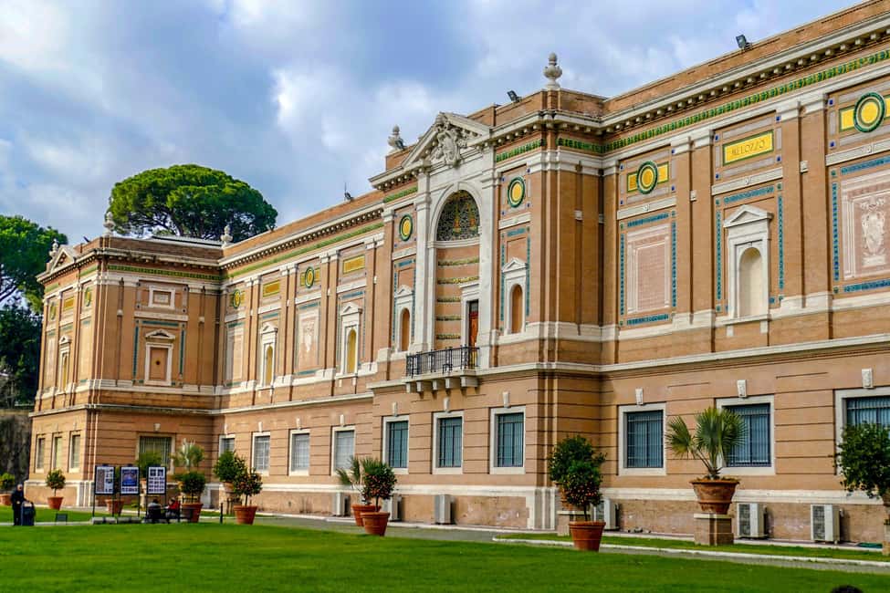 Vatican: Priority Entry to Vatican Museums an Sistine Chapel - Sistine Chapel: How to Make the Most of the Ceiling